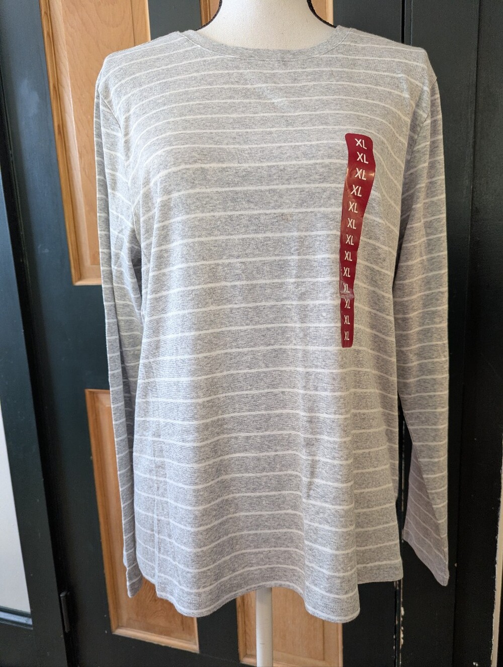 Eddie Bauer Women's Gray/White Striped Long Sleeve Crew Neck Tee Shirt XL